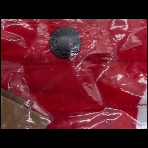 NWT North Face Supreme Shoulder Bag - Picture 4 of 4